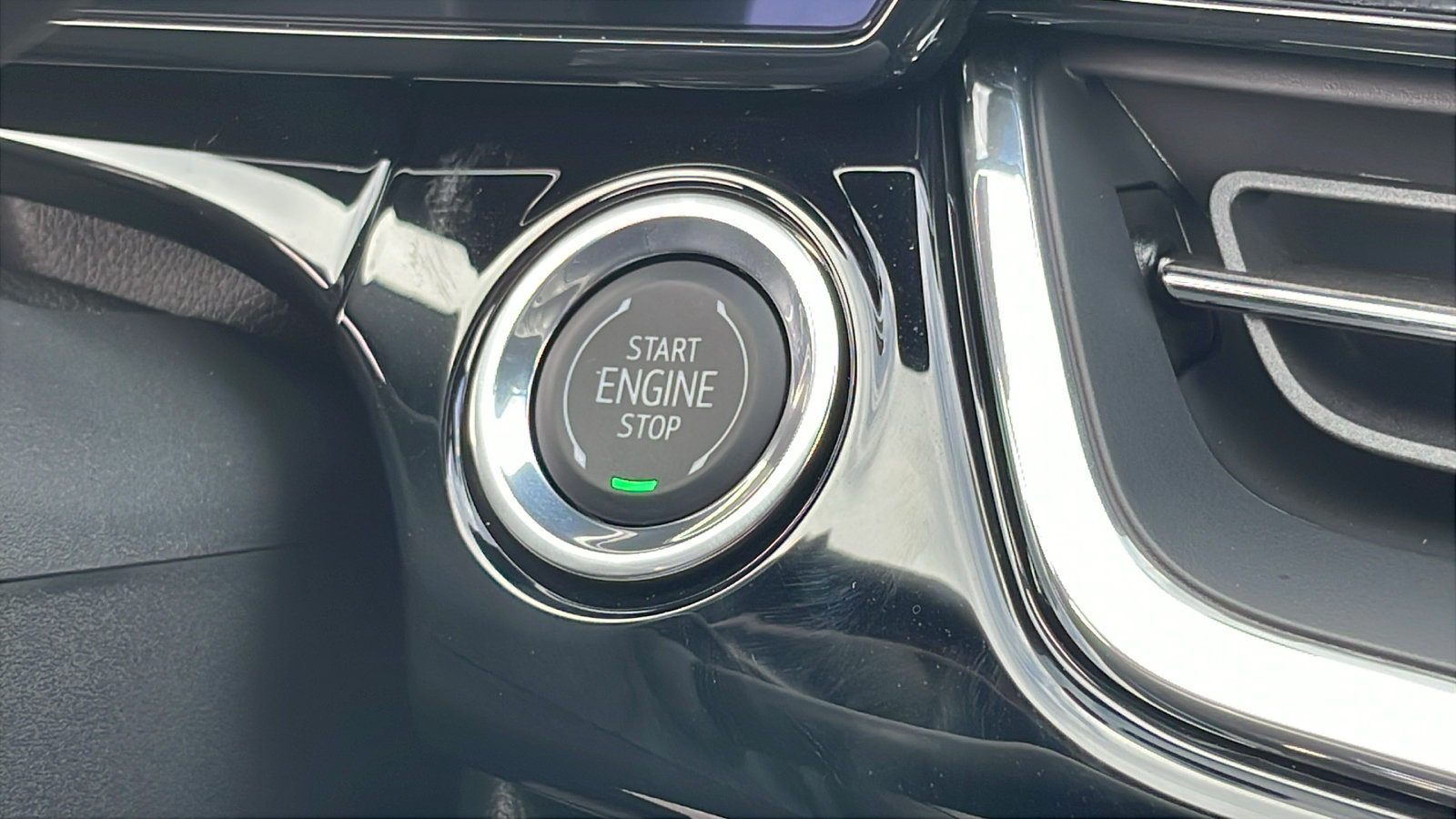New 2026 Chevrolet Trax RS w/ Sunroof Package FWD image 24