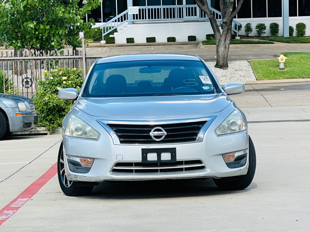 Used 2013 Nissan Altima 2.5 S FWD image 2