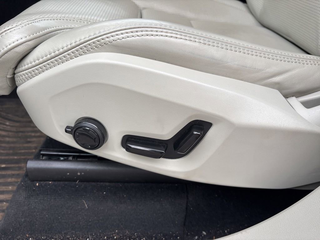 Used 2023 Volvo XC90 T8 Ultimate image 18