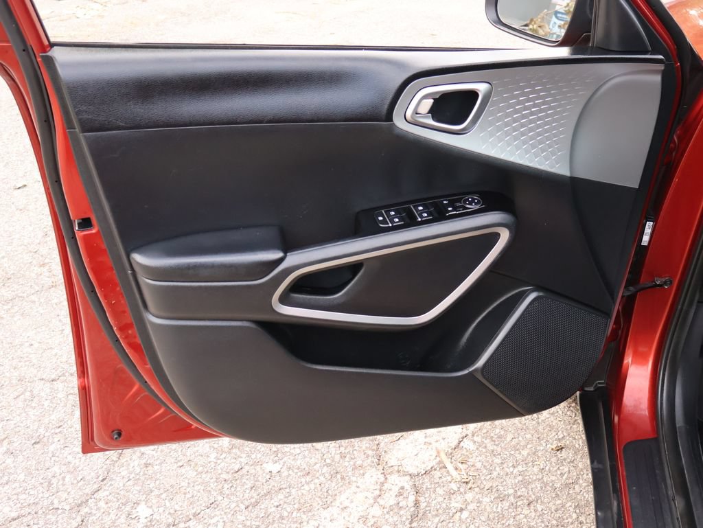 Certified 2021 Kia Soul LX FWD image 19