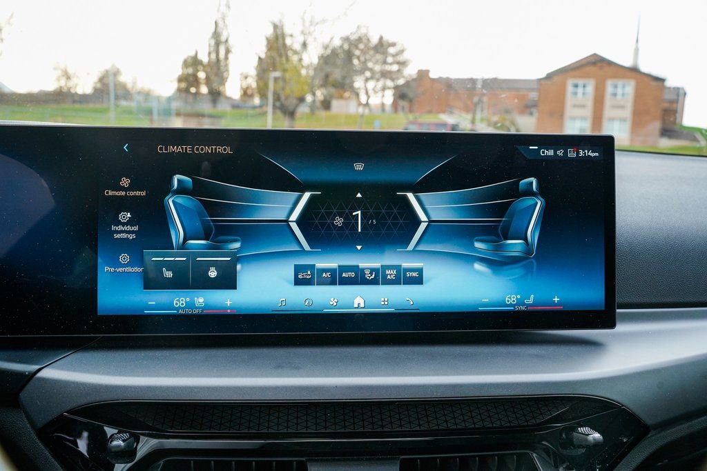 Used 2025 BMW 230i xDrive Coupe w/ Convenience Package image 13