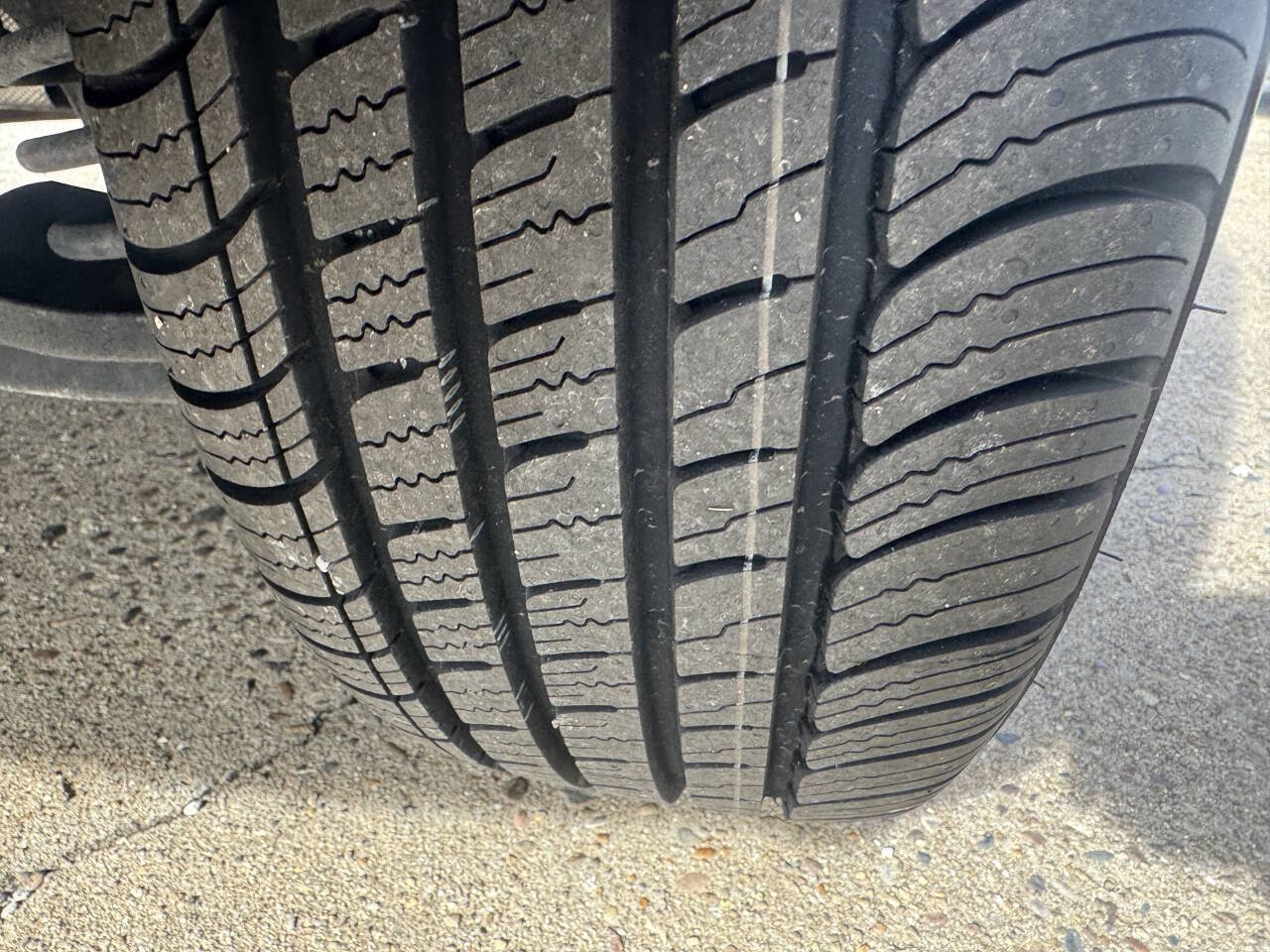 Used 2019 Jeep Cherokee Latitude w/ Cold Weather Group image 18