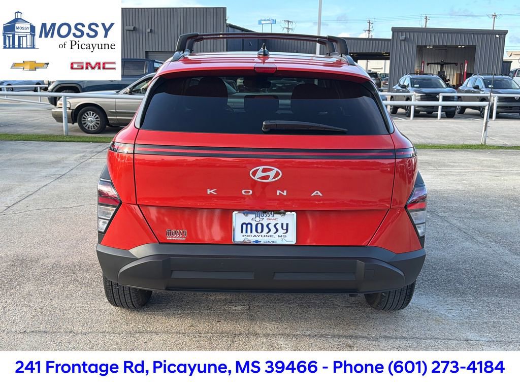 Used 2025 Hyundai Kona SEL FWD image 5