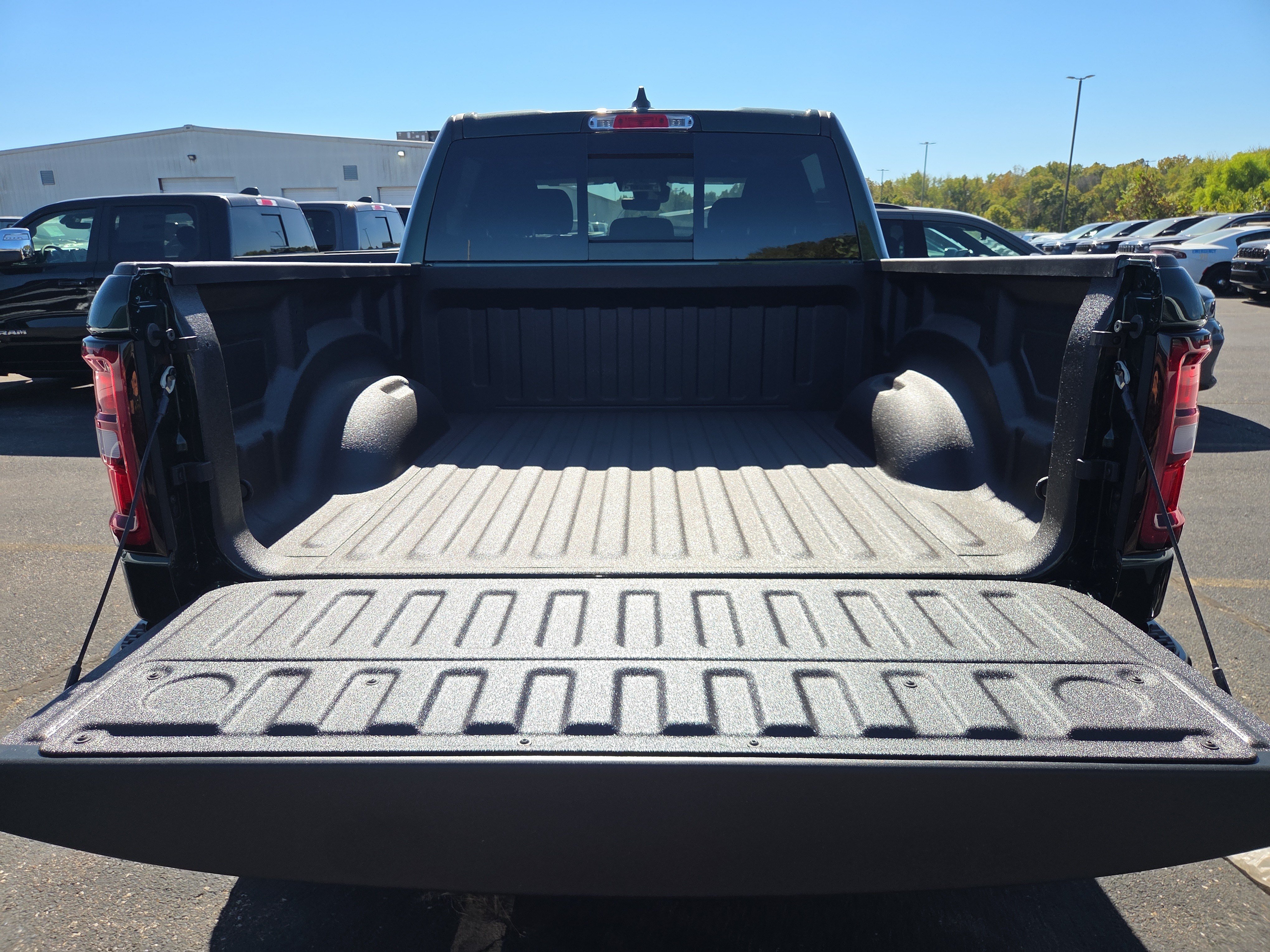 New 2027 RAM 1500 Warlock AWD/4WD image 8