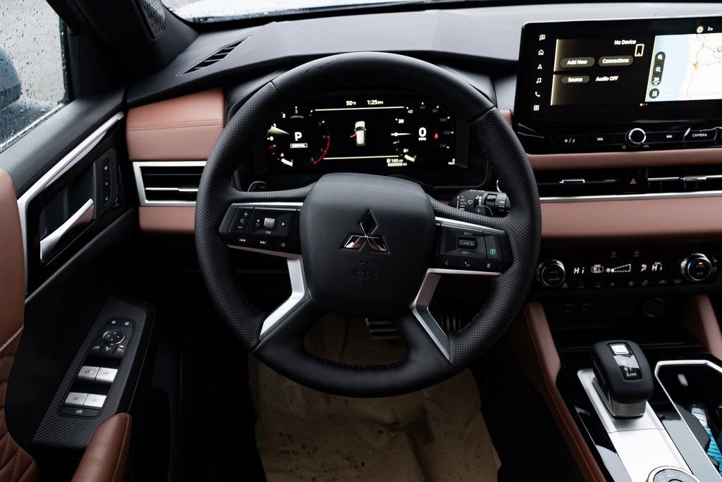 New 2026 Mitsubishi Outlander SEL image 11