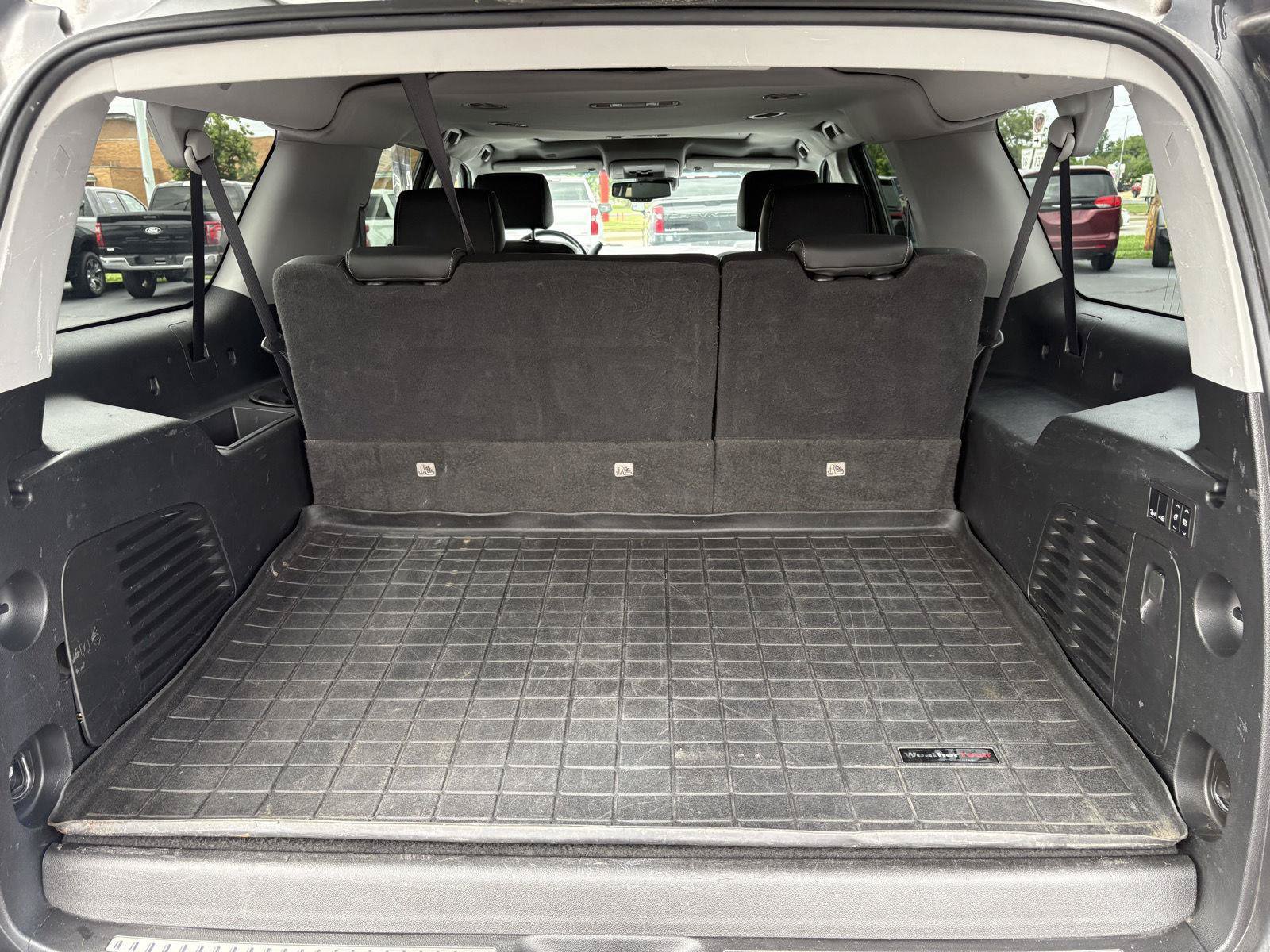 Used 2020 Chevrolet Suburban Premier AWD/4WD image 31