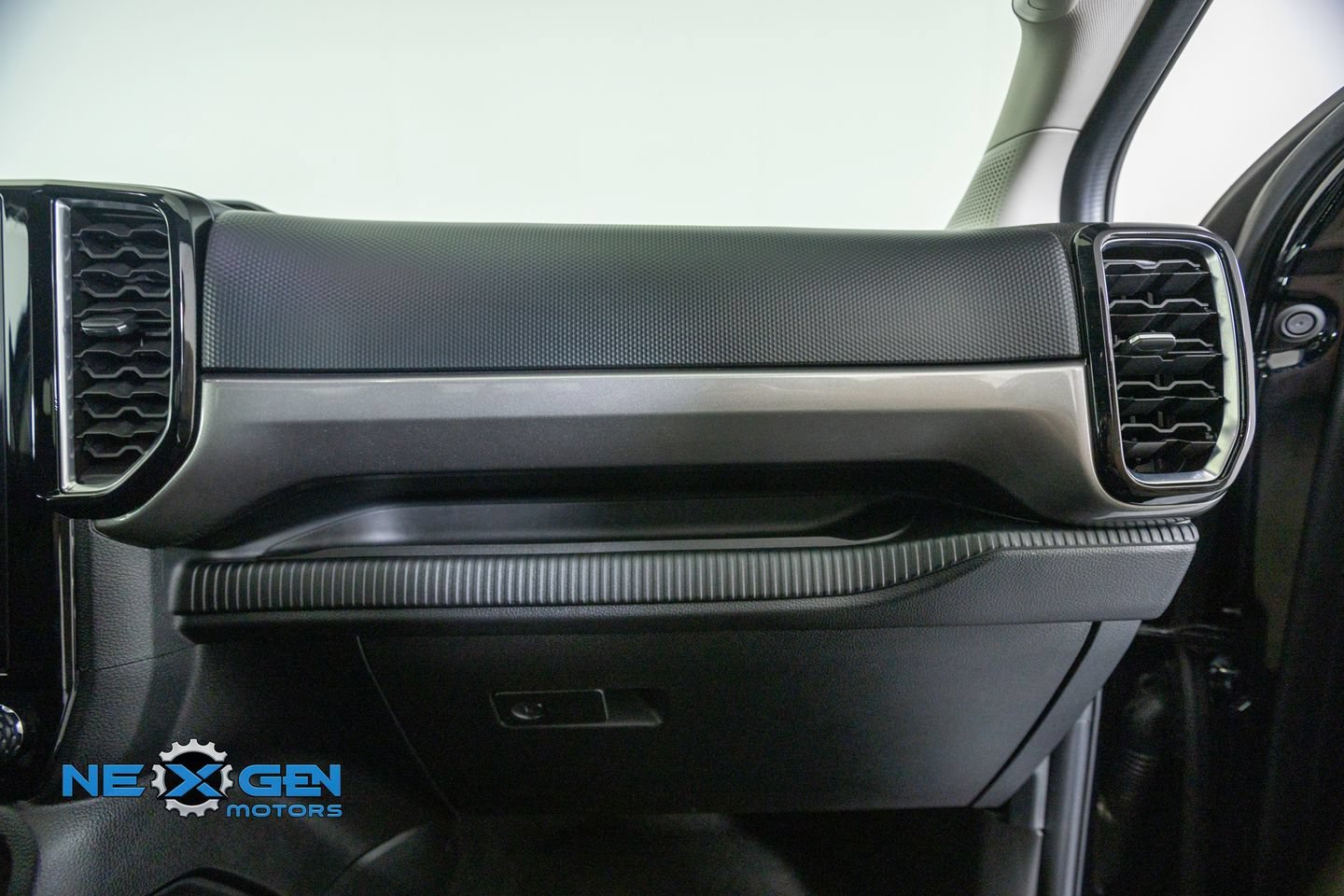 Used 2025 Ford Ranger XLT w/ FX4 Off-Road Package AWD/4WD image 43