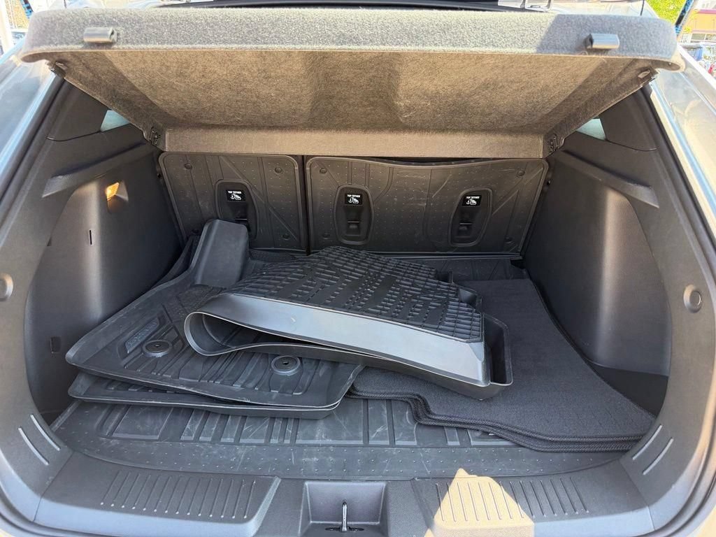 Used 2026 Chevrolet Trax RS w/ Sunroof Package FWD image 14
