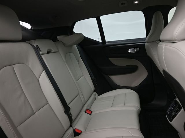 Used 2023 Volvo XC40 B5 Plus w/ Protection Package Premier image 31