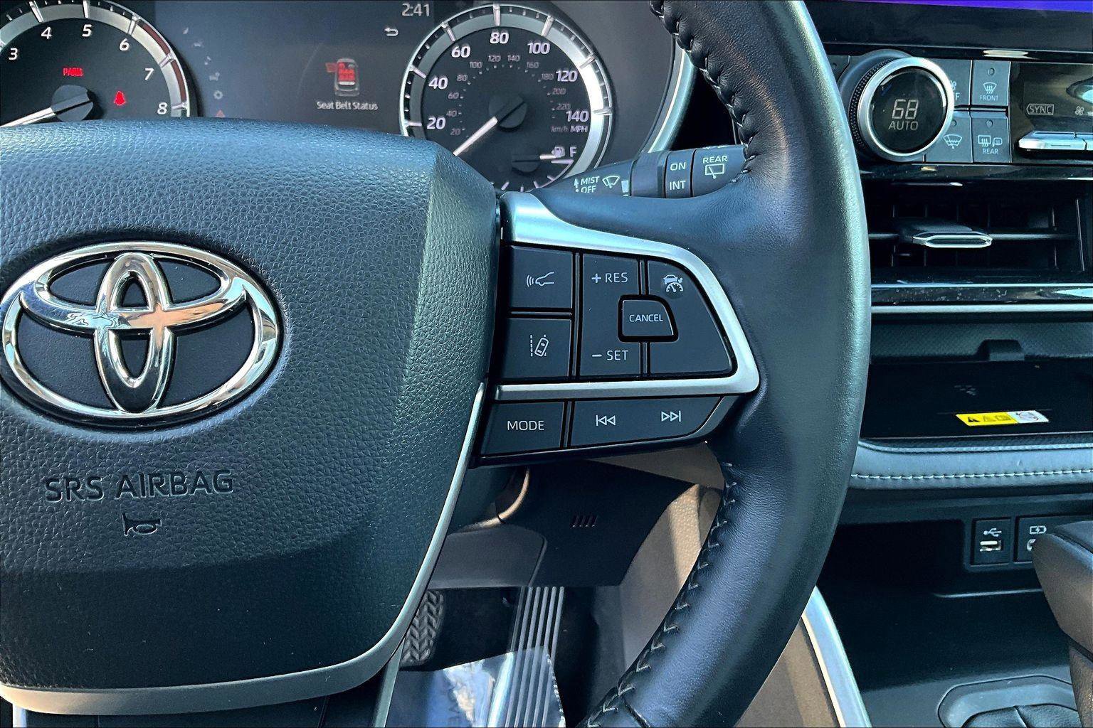 Used 2023 Toyota Highlander XLE image 19