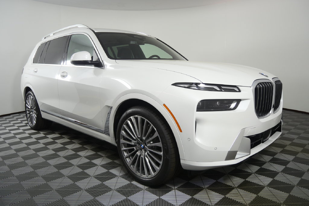 Certified 2027 BMW X7 xDrive40i w/ Premium Package AWD/4WD image 7