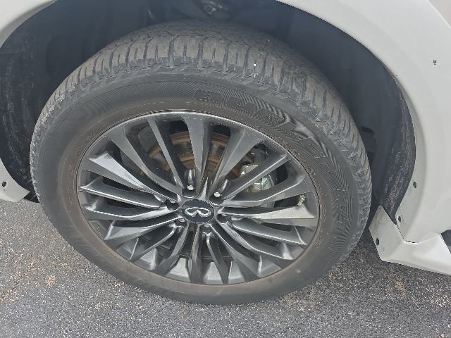 Used 2024 INFINITI QX80 Sensory AWD/4WD image 12