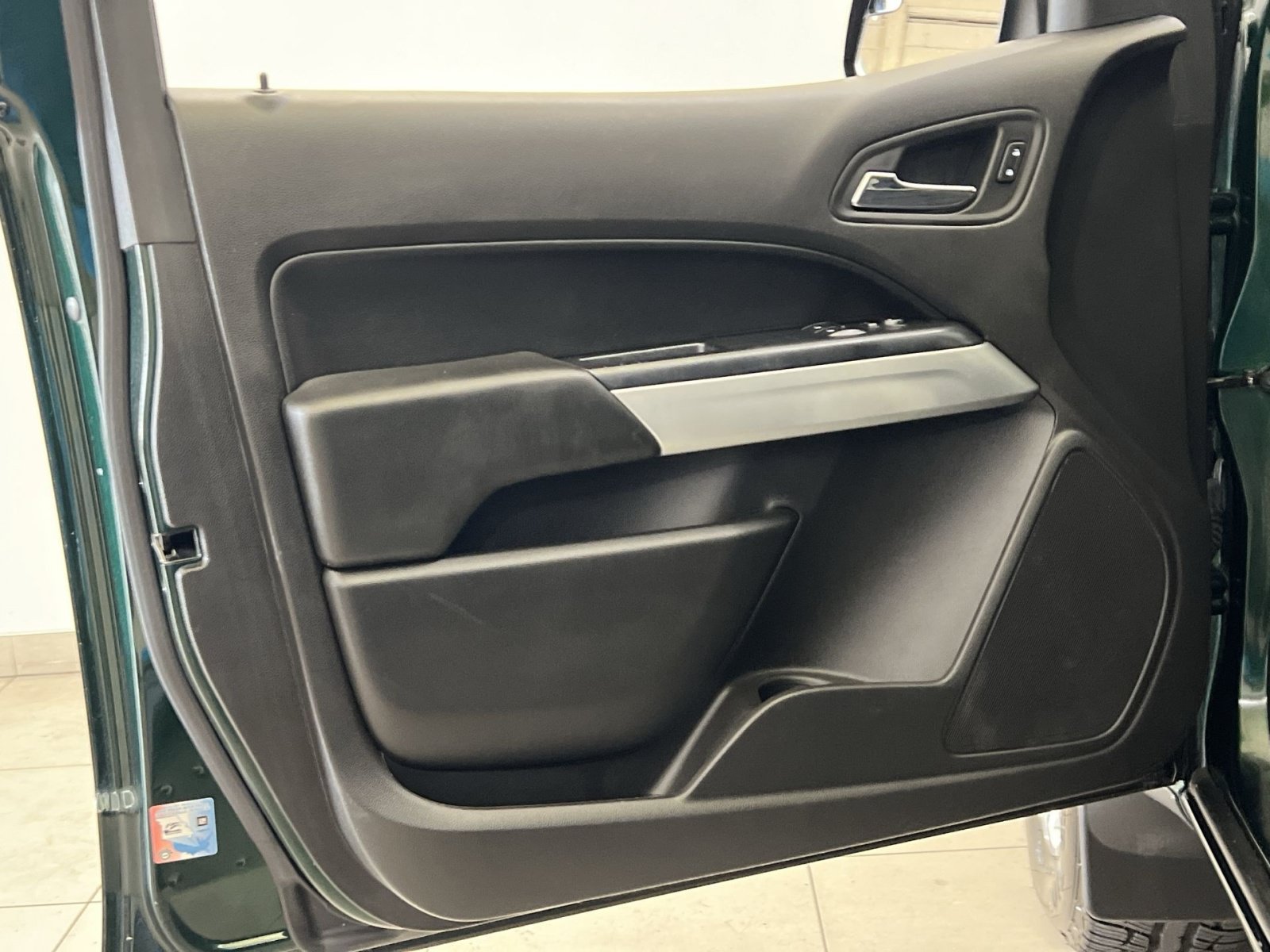 Used 2016 Chevrolet Colorado LT w/ LT Convenience Package RWD image 36
