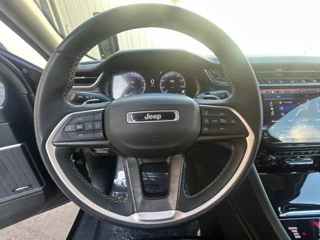 Used 2023 Jeep Grand Cherokee L Limited w/ Luxury Tech Group II AWD/4WD image 28