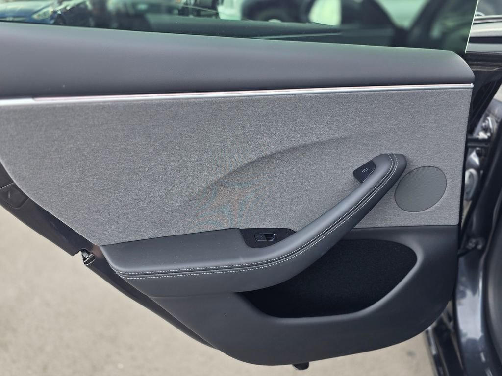 Used 2024 Tesla Model 3 Standard Range image 18