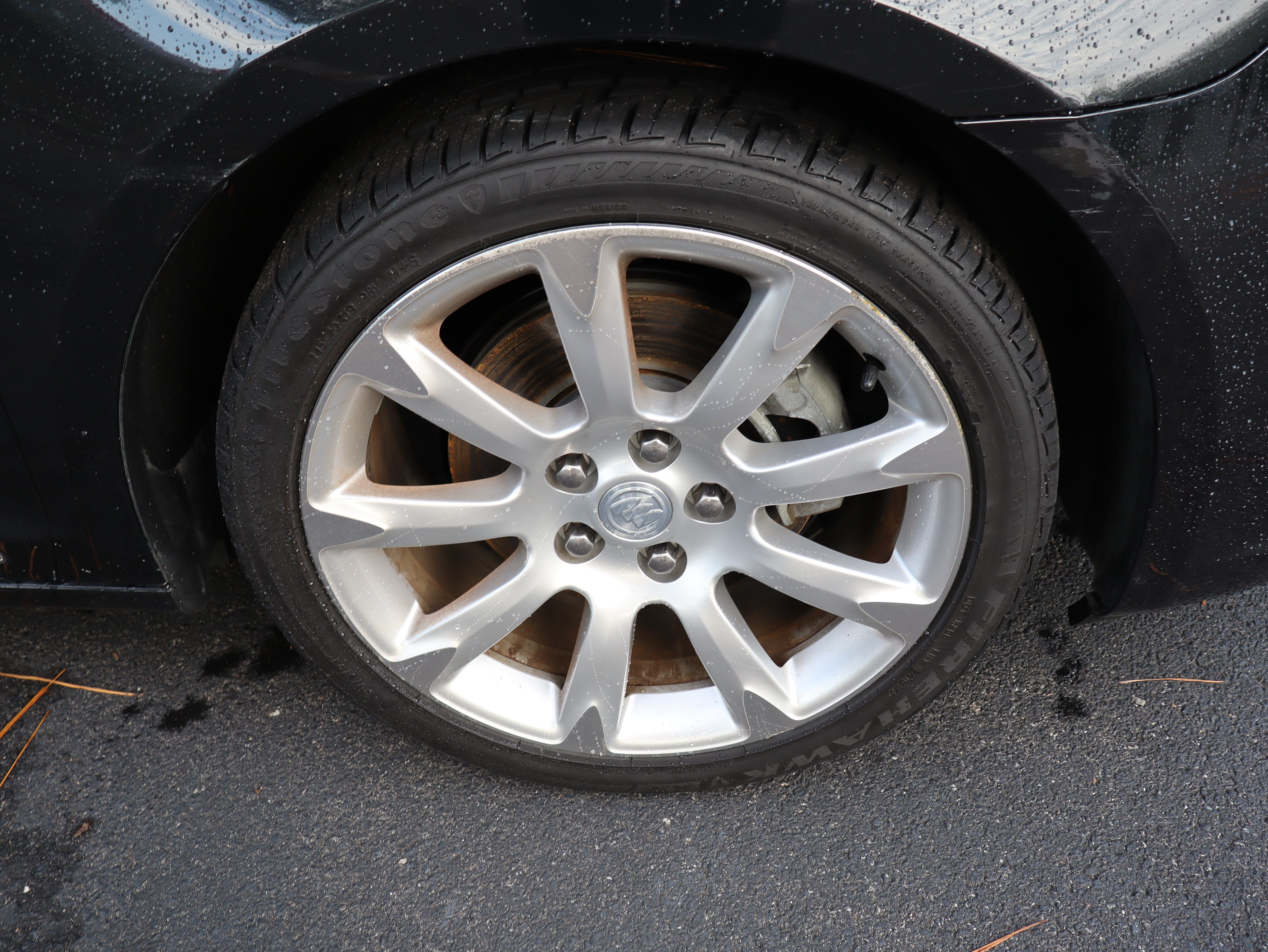 Used 2010 Buick LaCrosse CXS w/ Touring Package FWD image 13