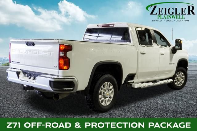 Used 2023 Chevrolet Silverado 2500 LT w/ Convenience Package image 3