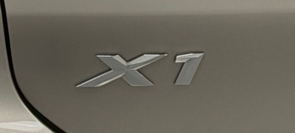 Used 2021 BMW X1 xDrive28i w/ Convenience Package AWD/4WD image 8