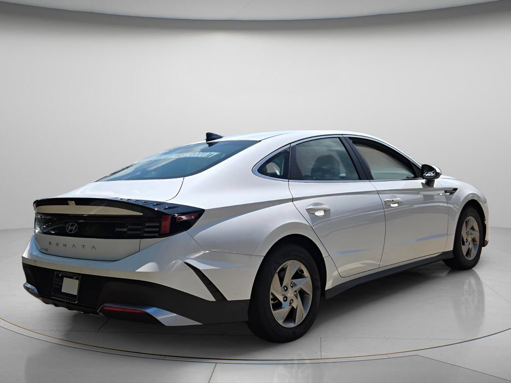Used 2025 Hyundai Sonata SE FWD image 7