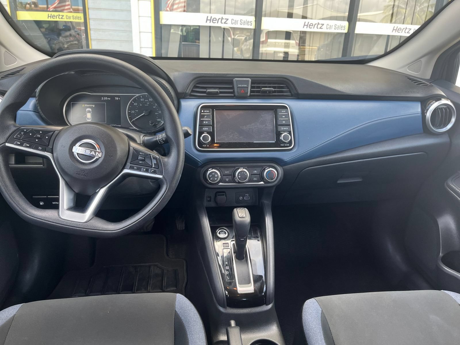 Used 2025 Nissan Versa SV FWD image 31