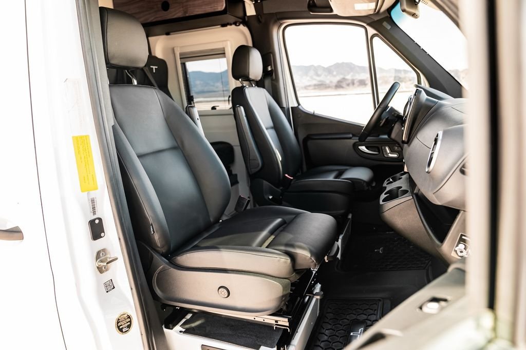 Used 2023 Mercedes-Benz Sprinter 2500 image 12