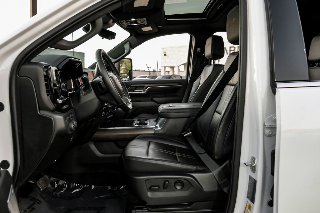 Used 2024 Chevrolet Silverado 3500 High Country w/ High Country Premium Package image 22