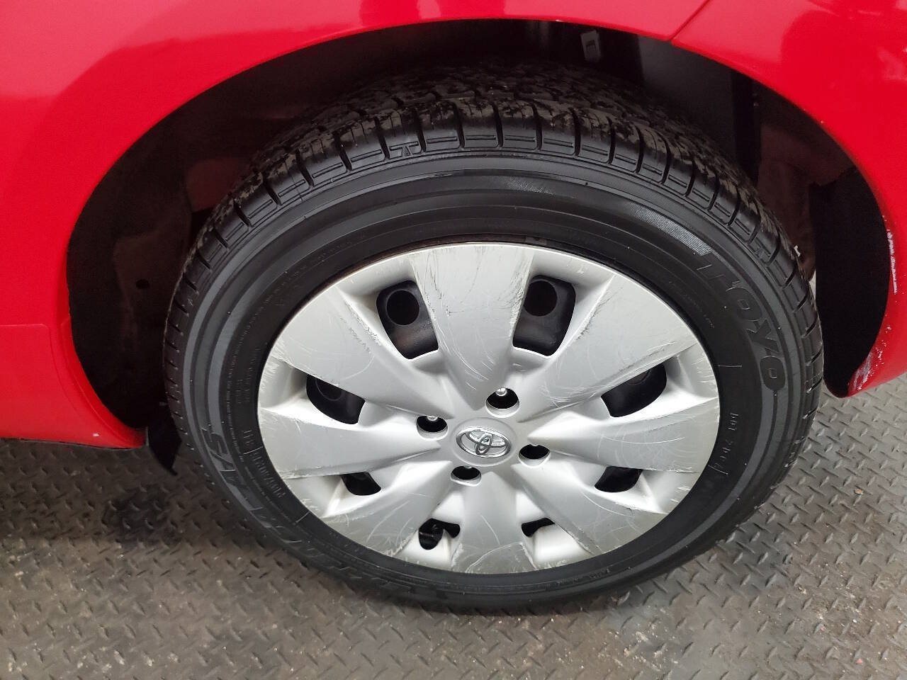 Used 2010 Toyota Yaris 2-Door Hatchback FWD image 19