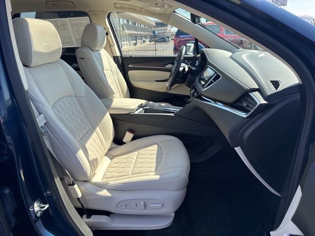 Used 2024 Buick Enclave Avenir w/ Avenir Technology Package image 22