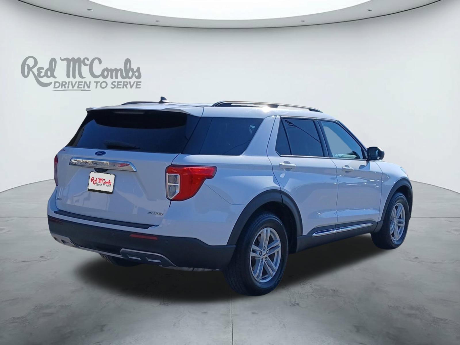 Used 2022 Ford Explorer XLT w/ Equipment Group 202A image 5