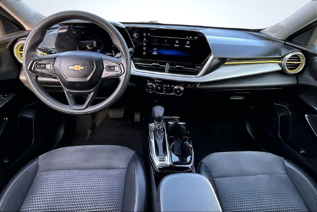 Used 2024 Chevrolet Trax LT FWD image 7