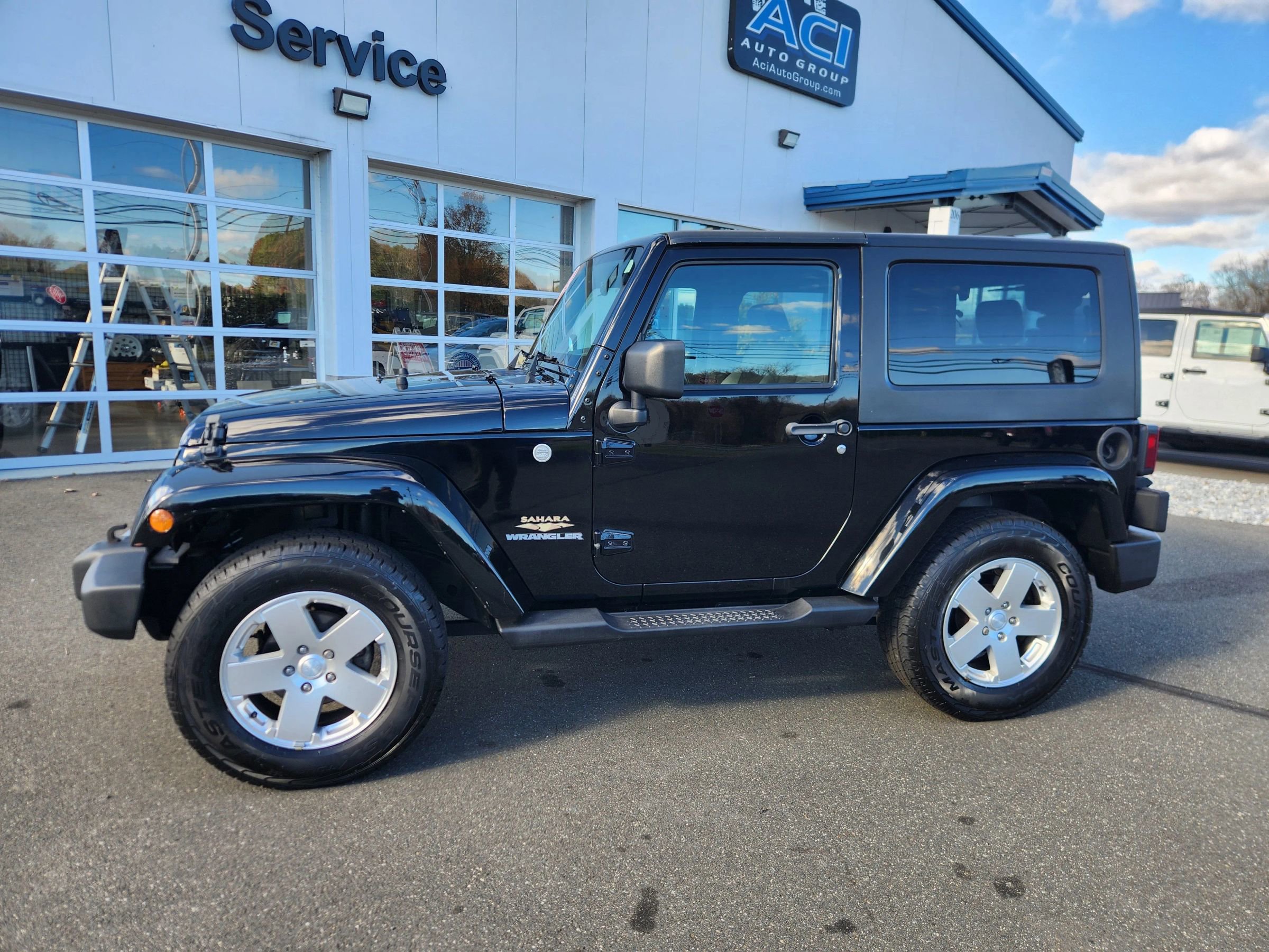 Used 2010 Jeep Wrangler Sahara w/ Dual Top Group image 6