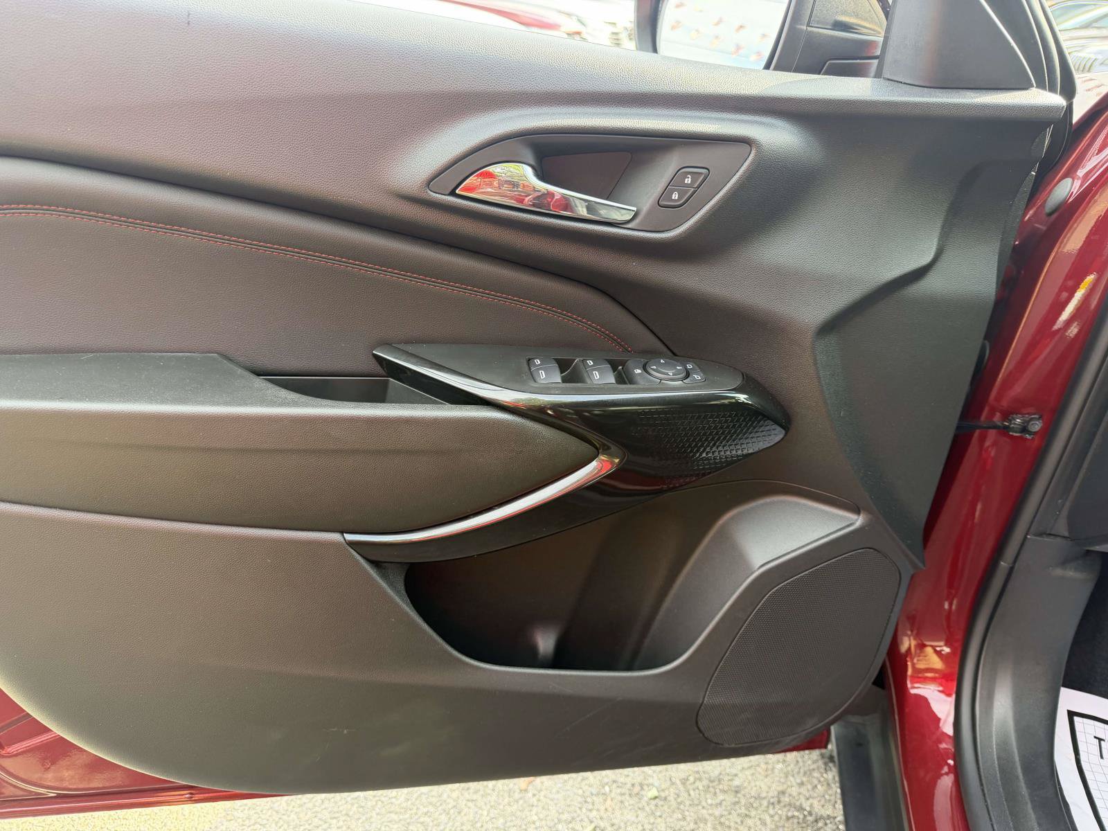 Used 2024 Chevrolet Trax RS w/ Driver Confidence Package FWD image 16