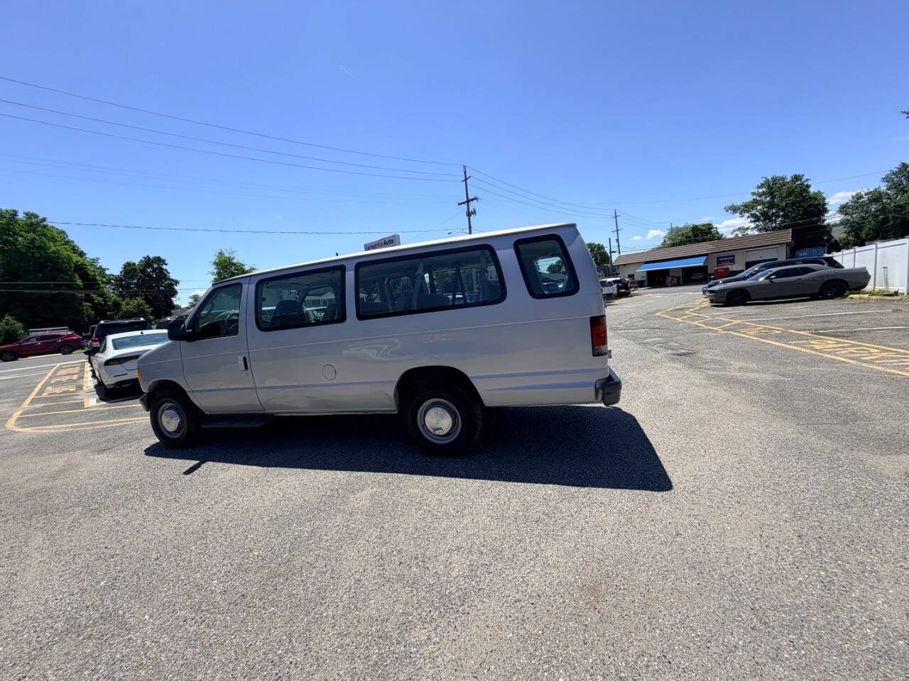 Used 2006 Ford E-350 and Econoline 350 XL RWD image 49