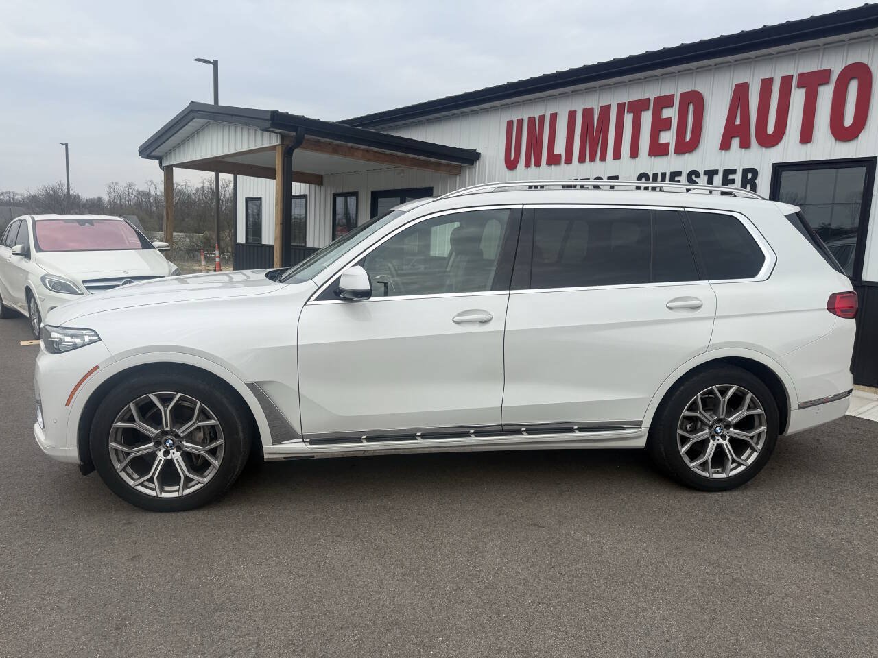 Used 2021 BMW X7 xDrive40i w/ Parking Assistance Package AWD/4WD image 12