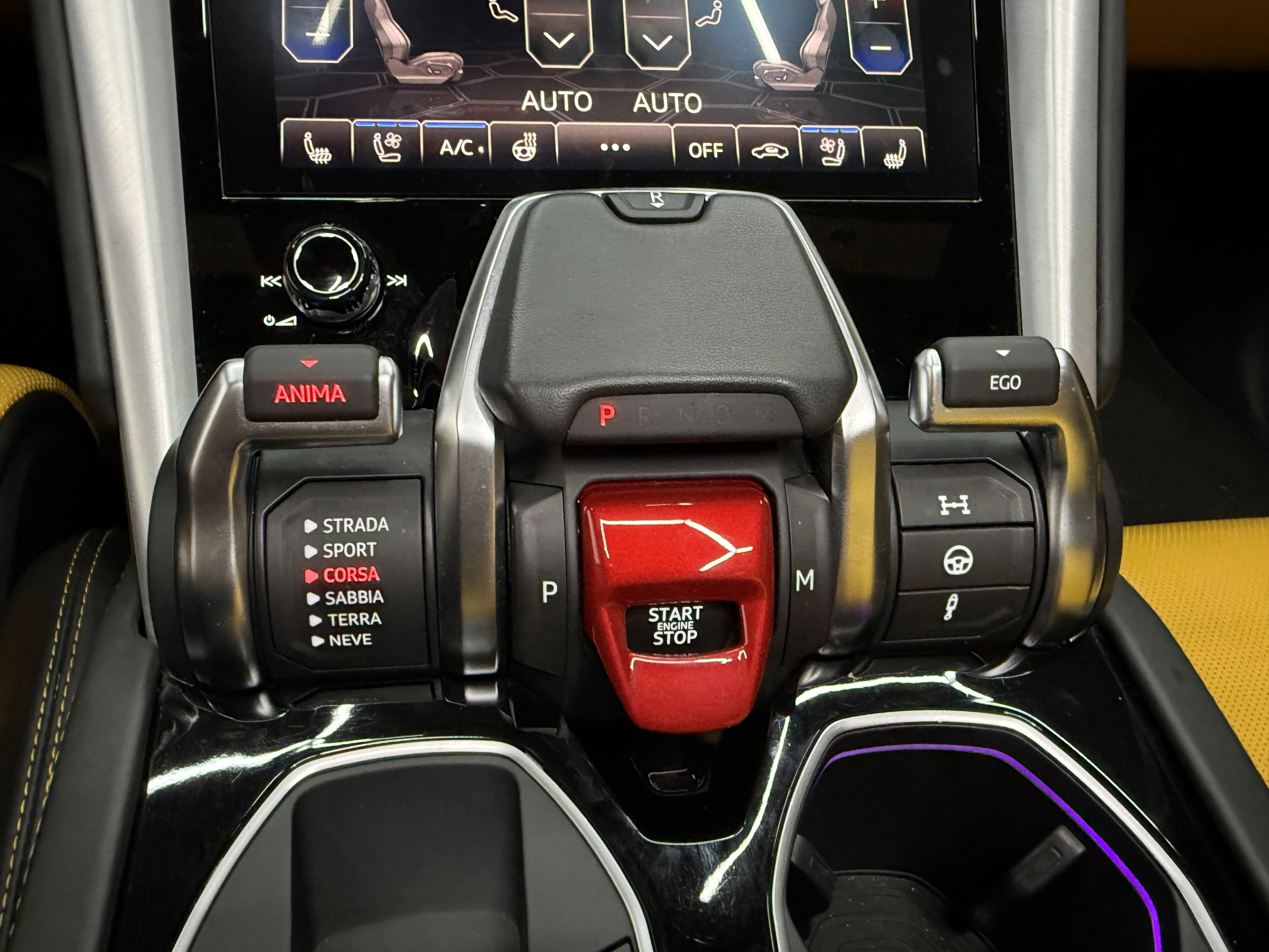 Used 2019 Lamborghini Urus AWD/4WD image 20