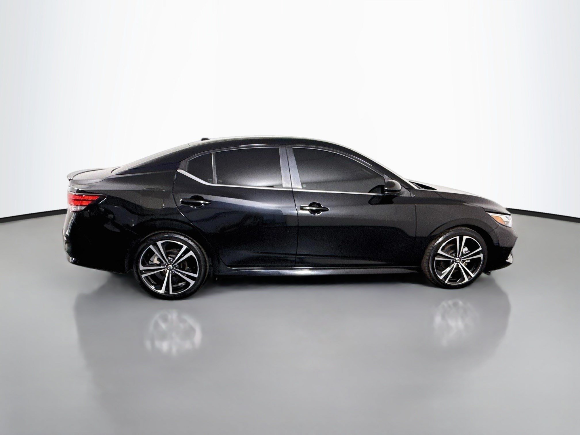Used 2021 Nissan Sentra SR FWD image 11