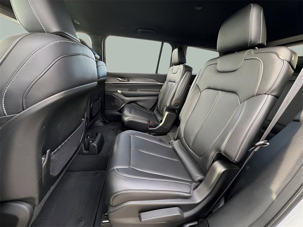 Used 2024 Jeep Grand Cherokee L Limited w/ Black Appearance Package image 24