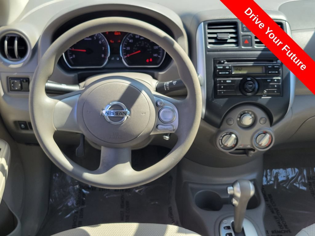 Used 2014 Nissan Versa SV FWD image 6