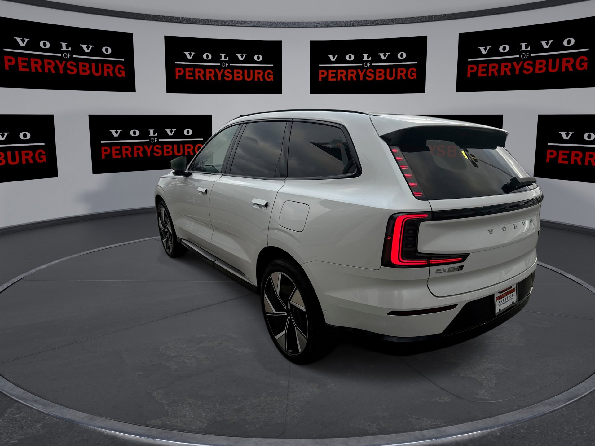 New 2025 Volvo EX90 Plus image 6