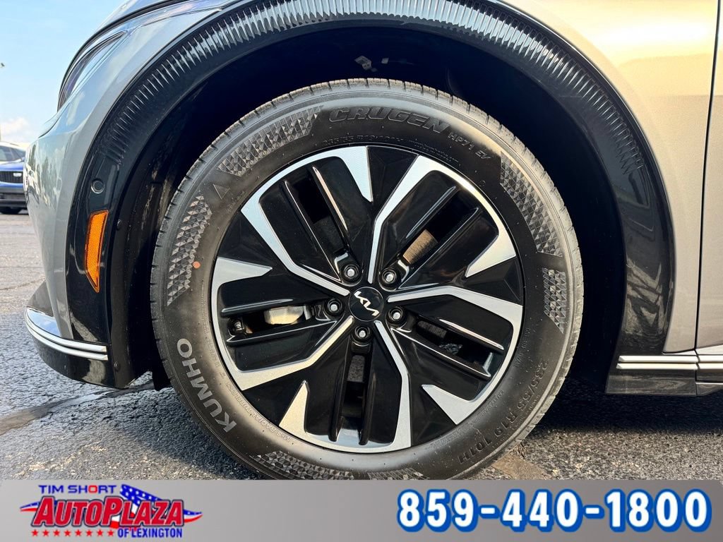 Used 2024 Kia EV6 Wind w/ Wind Technology Package AWD/4WD image 6