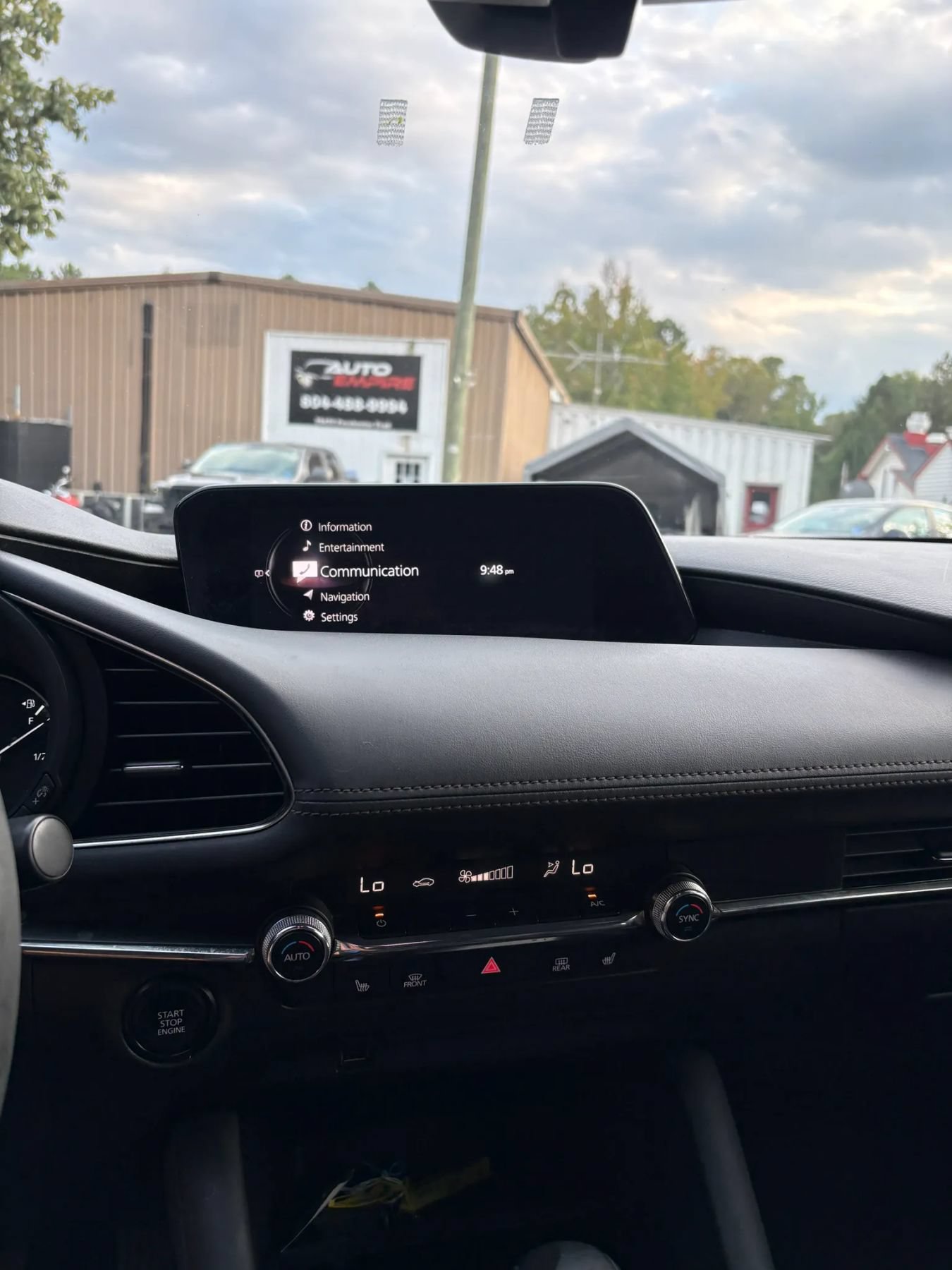 Used 2019 MAZDA MAZDA3 Hatchback w/ Preferred Package FWD image 18
