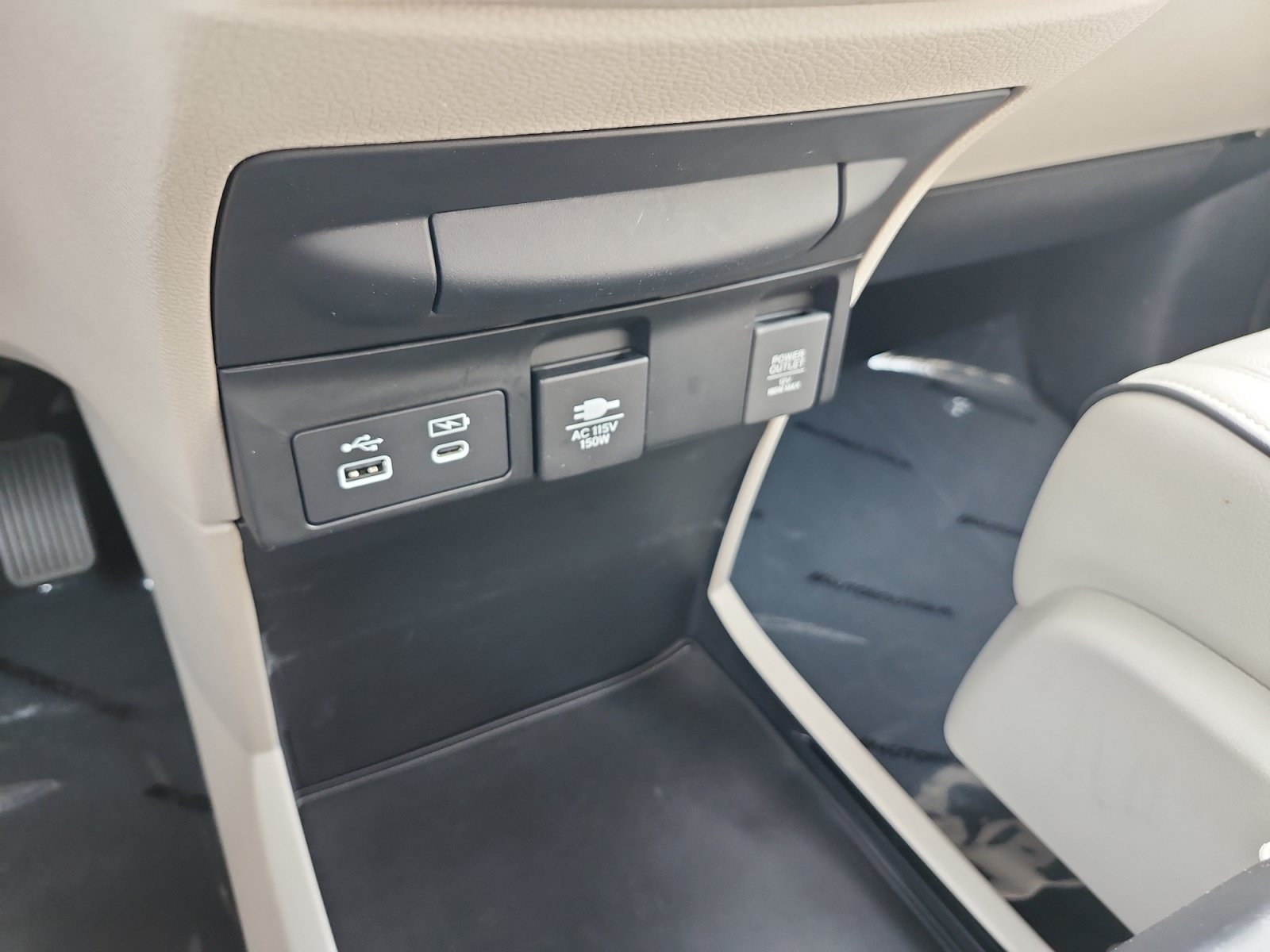 Used 2025 Honda Odyssey Touring image 29