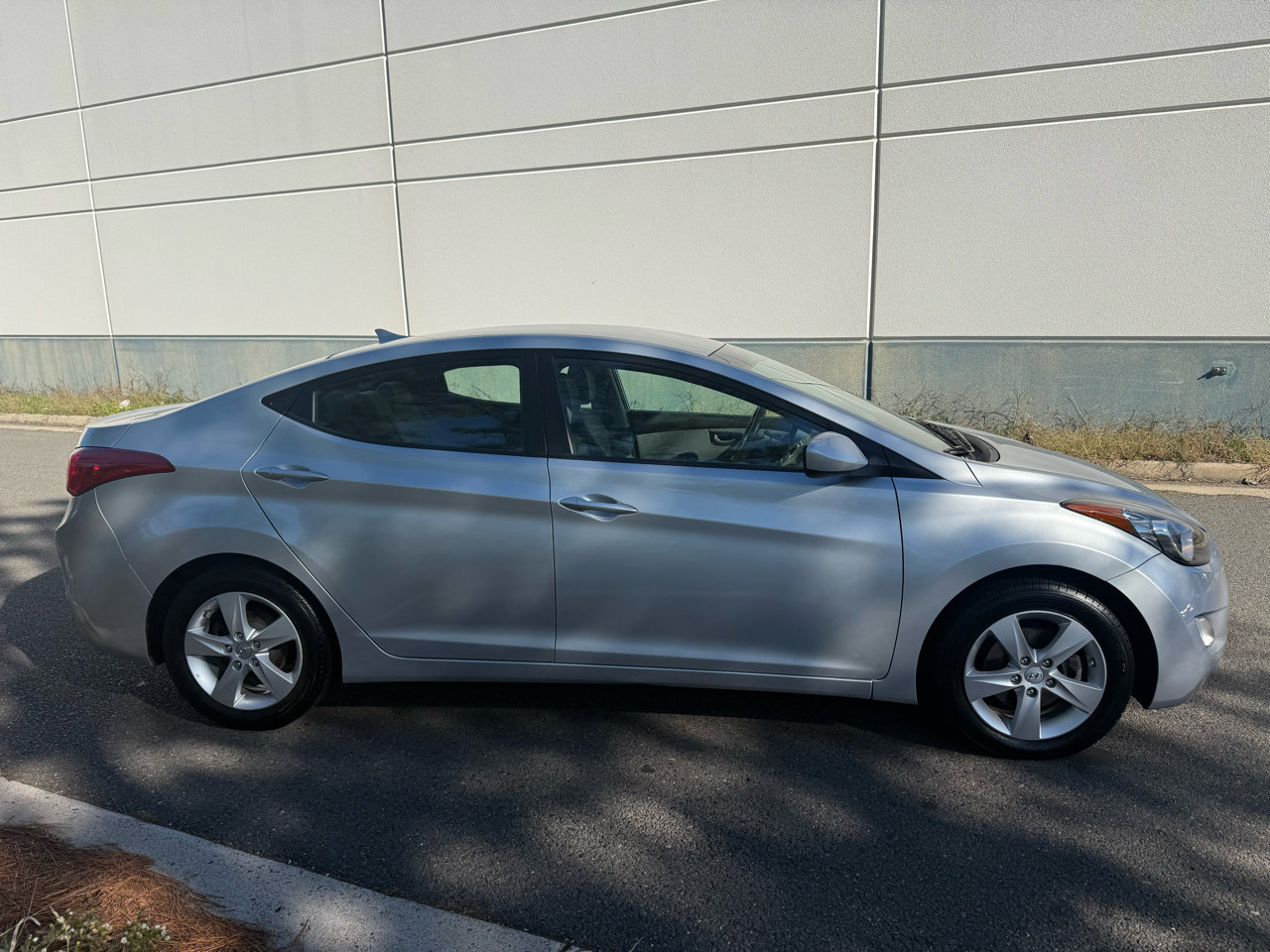 Used 2013 Hyundai Elantra GLS w/ Preferred Pkg image 10