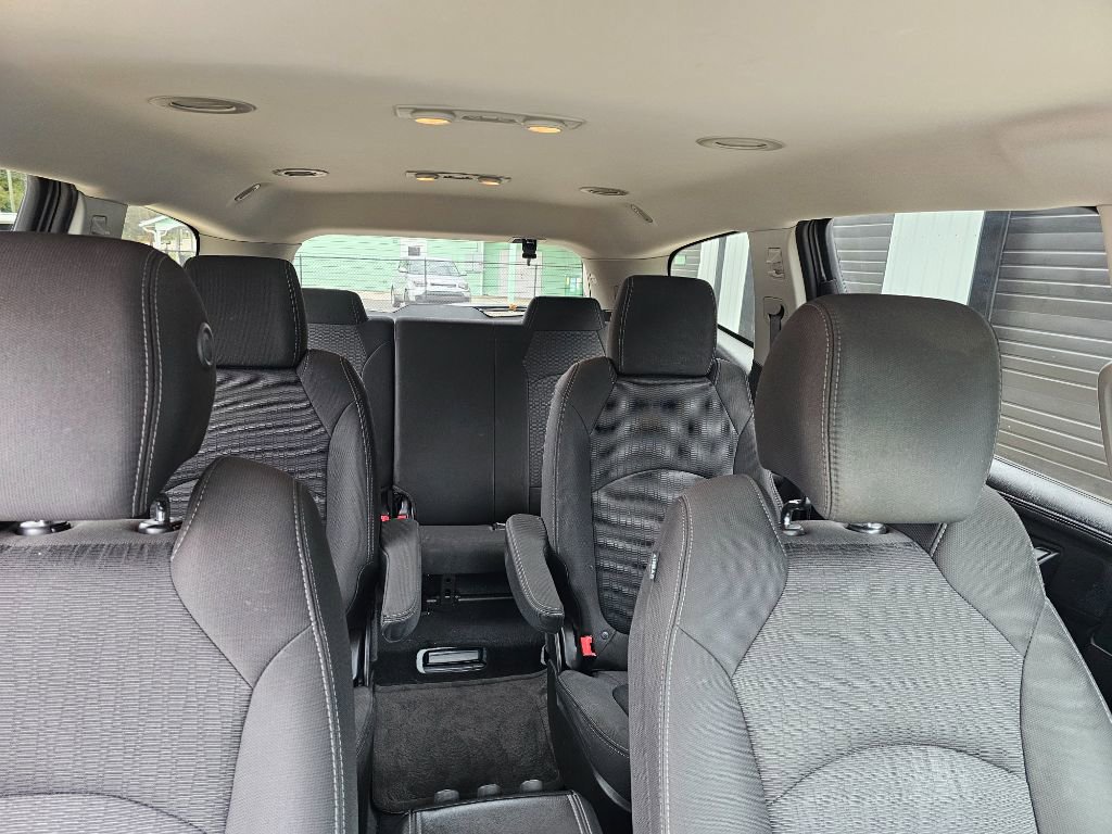 Used 2016 Chevrolet Traverse LT w/ Style and Technology Package image 23