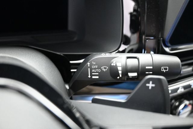 Used 2026 Nissan Pathfinder Platinum FWD image 37