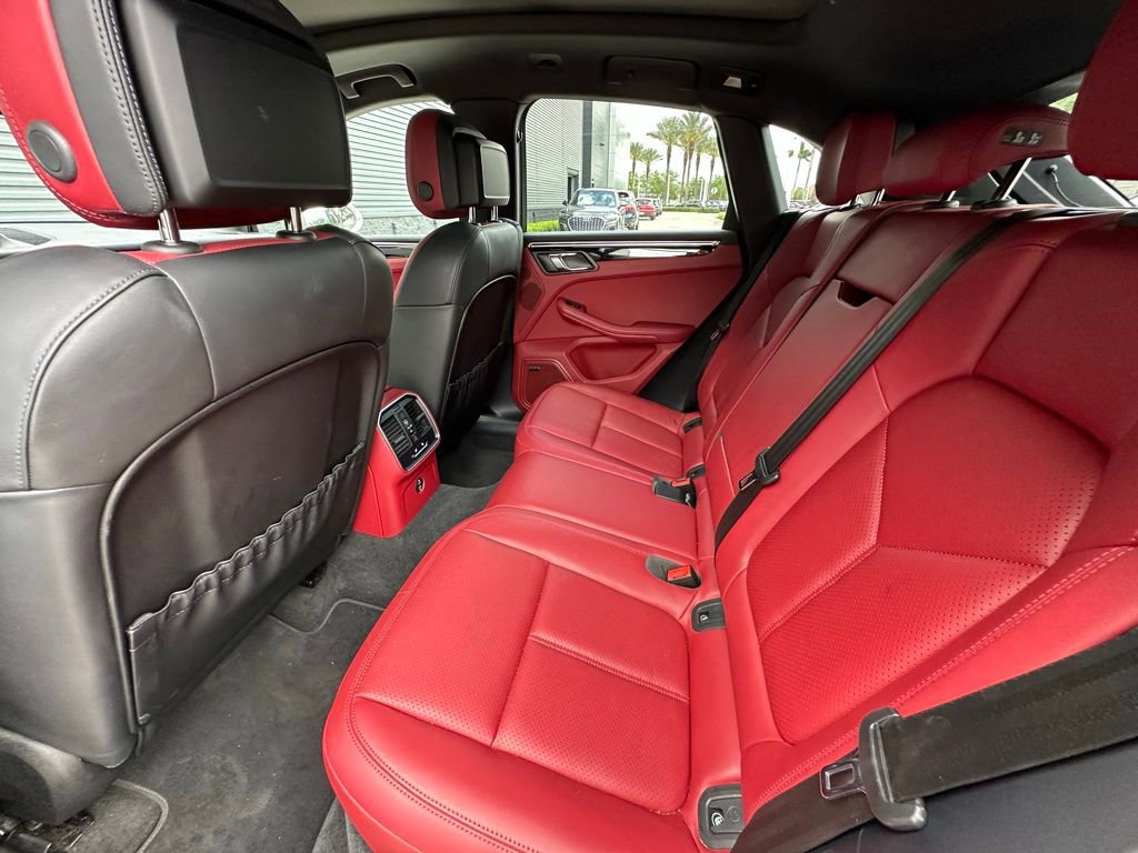 Certified 2023 Porsche Macan S image 39