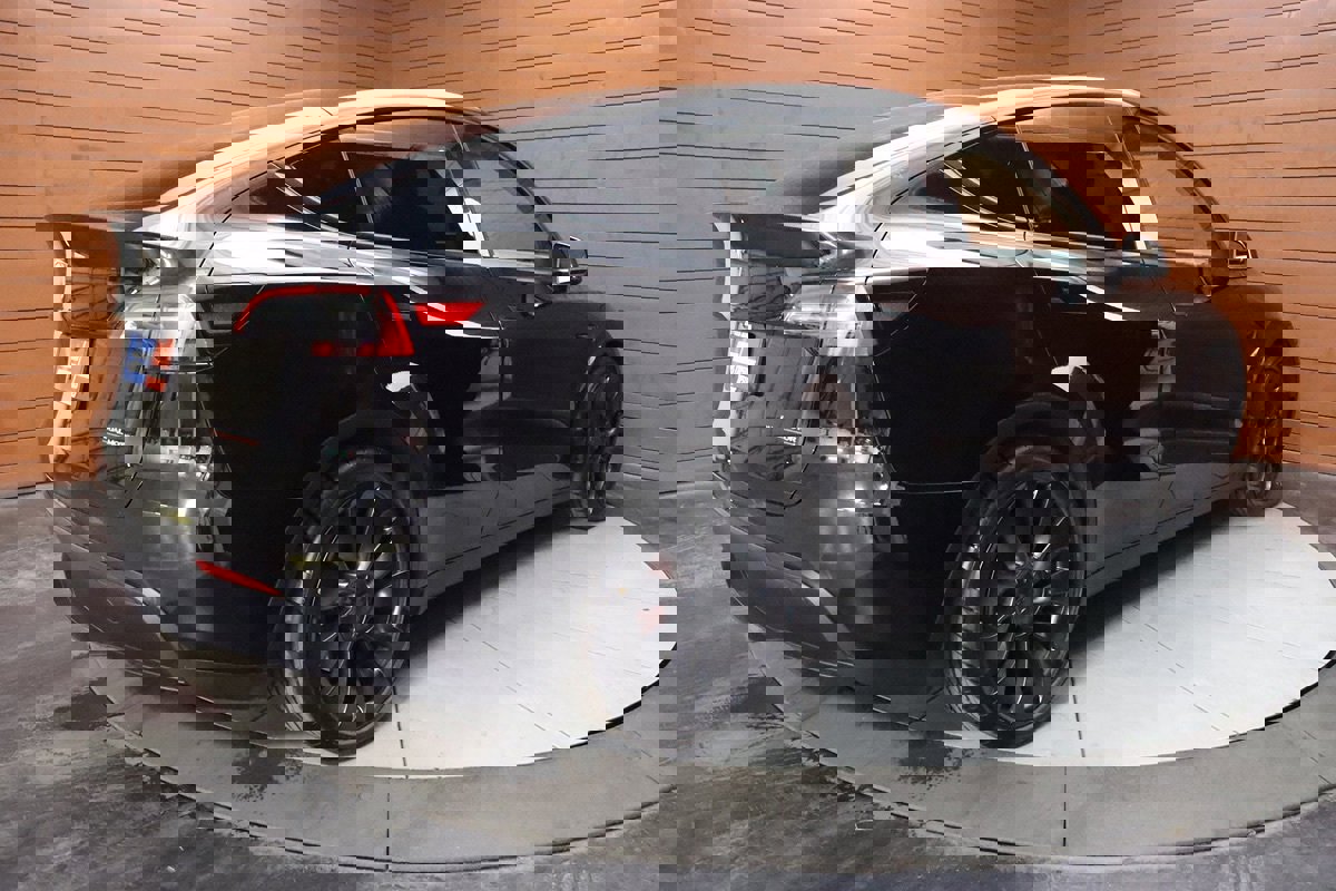 Used 2022 Tesla Model Y Performance image 19