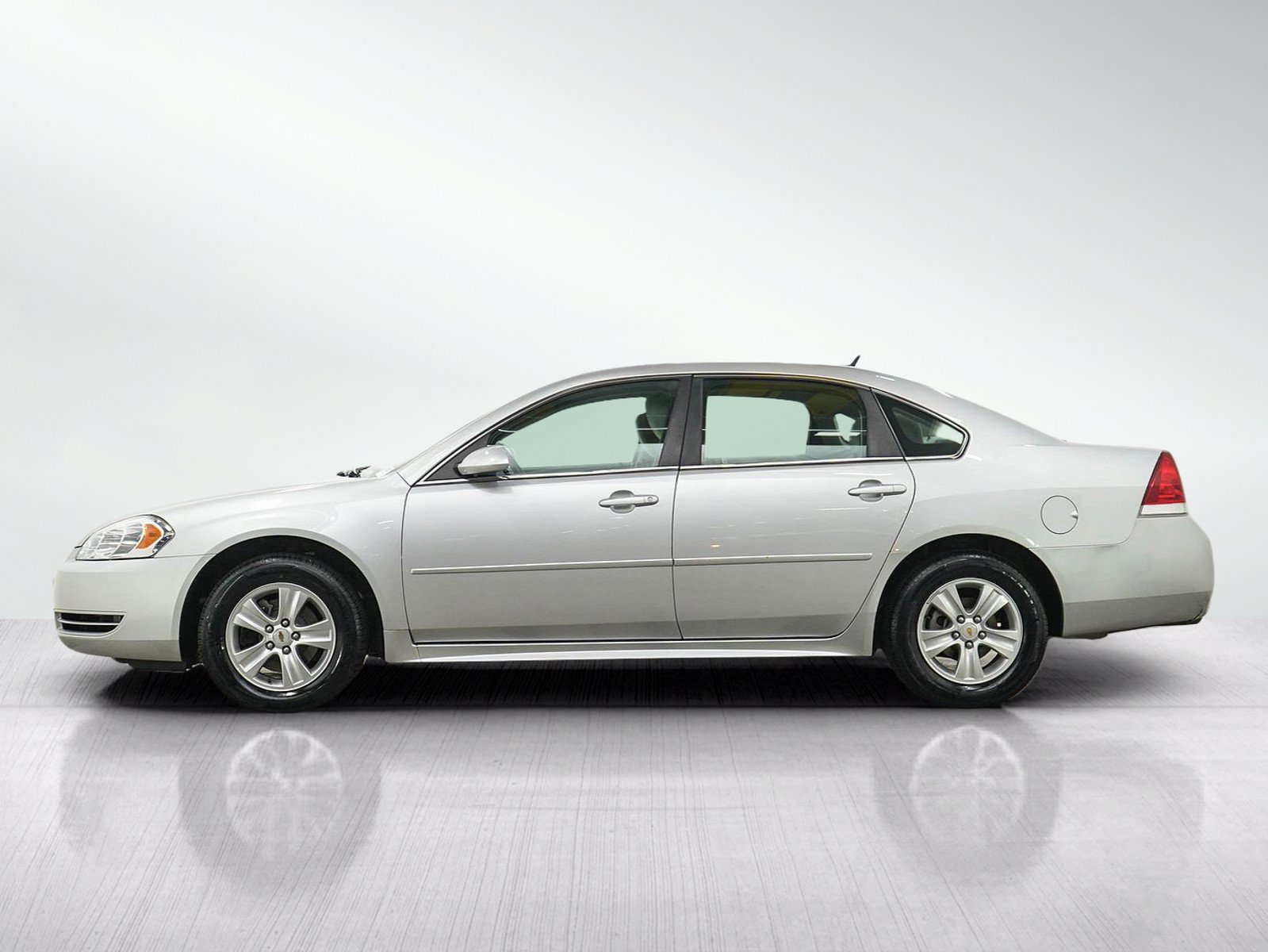 Used 2014 Chevrolet Impala Limited LS FWD image 2