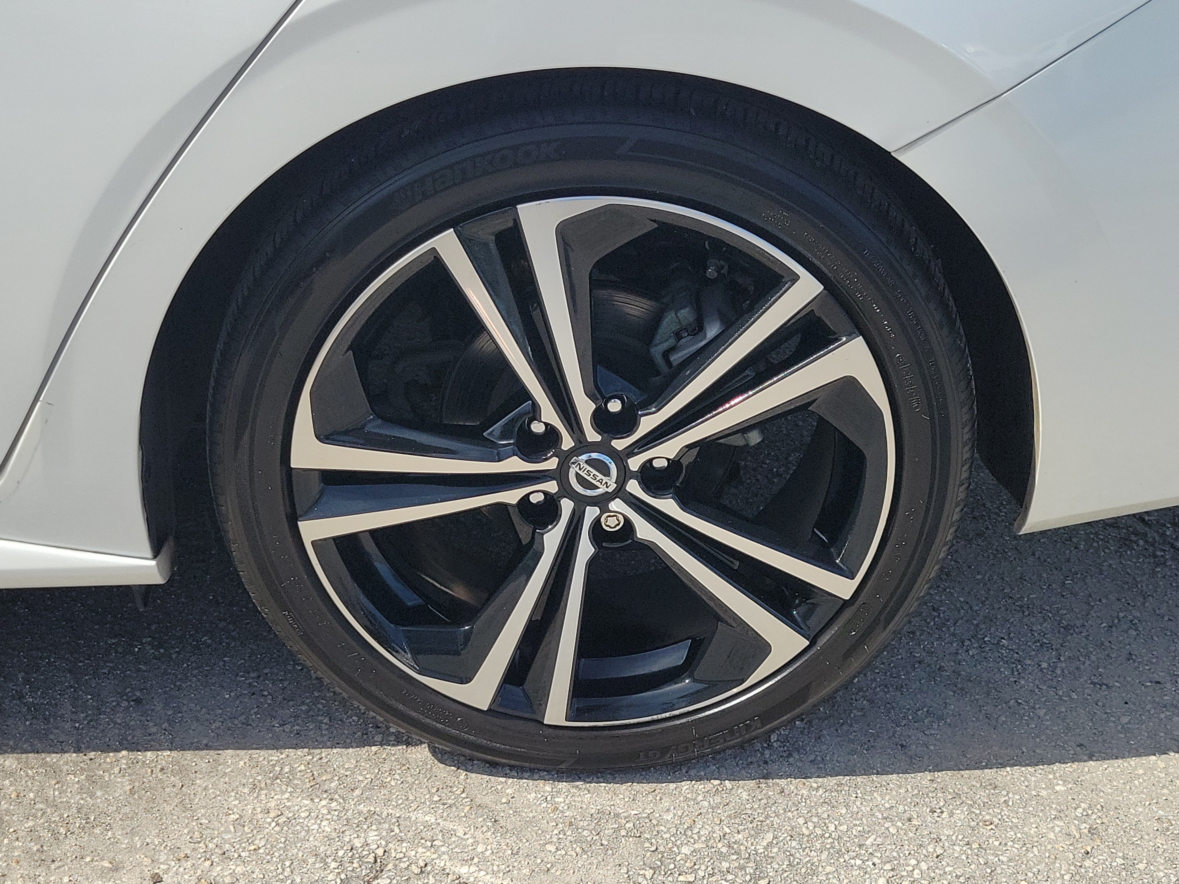 Used 2021 Nissan Sentra SR FWD image 9