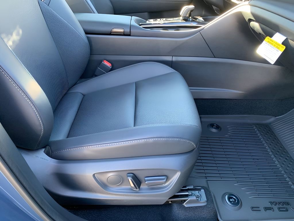New 2025 Toyota Crown Signia image 17